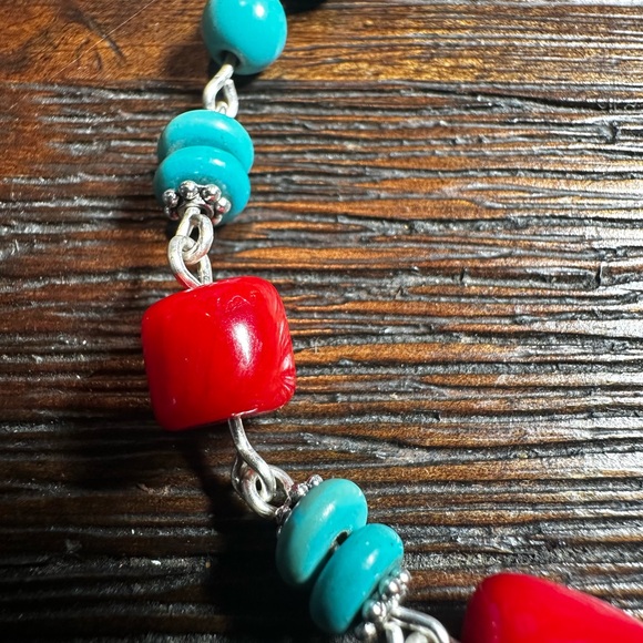 Handmade Red Coral and Blue Howlite Turquoise Beaded Bracelet - Picture 7 of 7